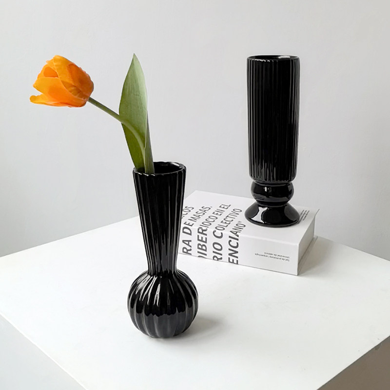 LIVETAI Ribbed Ceramic Vase Collection — detail 2