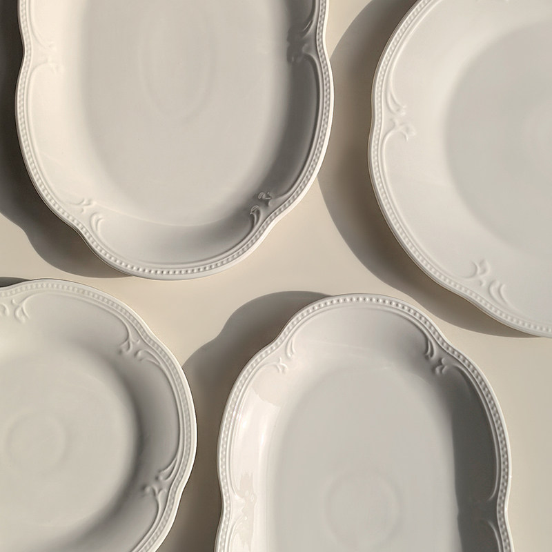 LIVETAI Vine Relief White Ceramic Tableware — detail 3